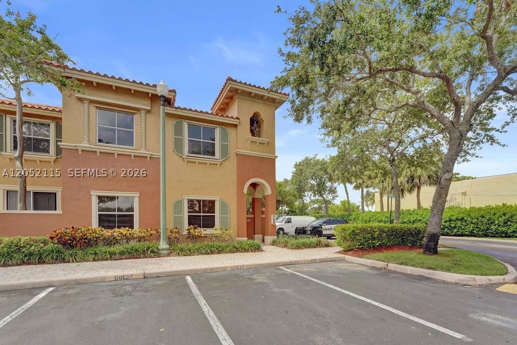 VILLAS AT HARBOR ISLES CO - Residential Lease