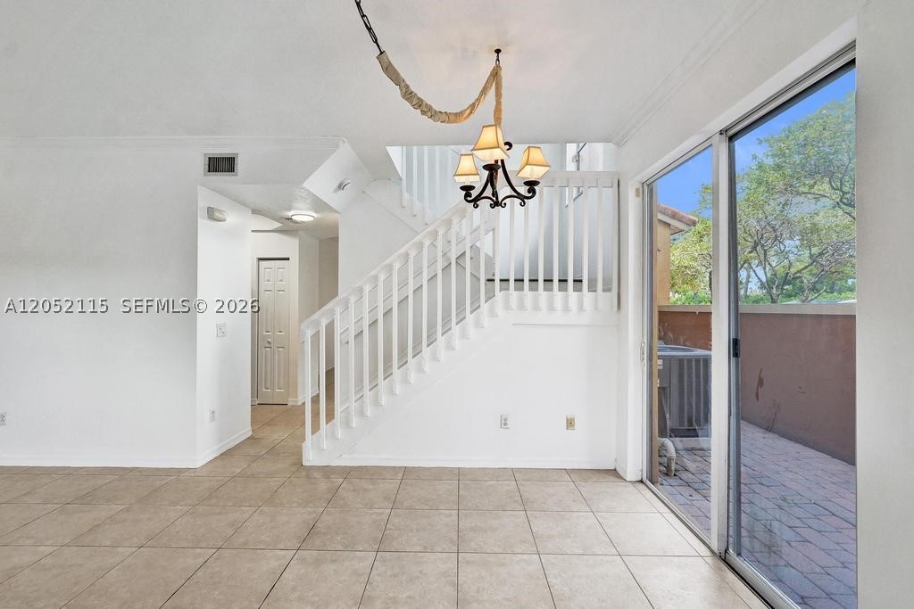 VILLAS AT HARBOR ISLES CO - Residential Lease