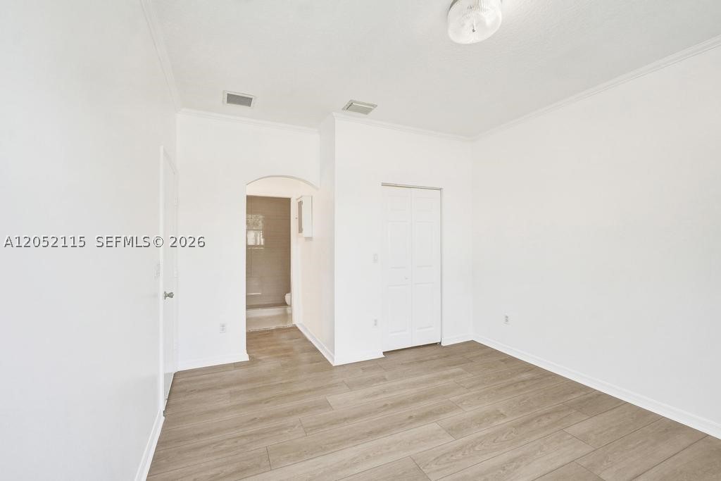 VILLAS AT HARBOR ISLES CO - Residential Lease