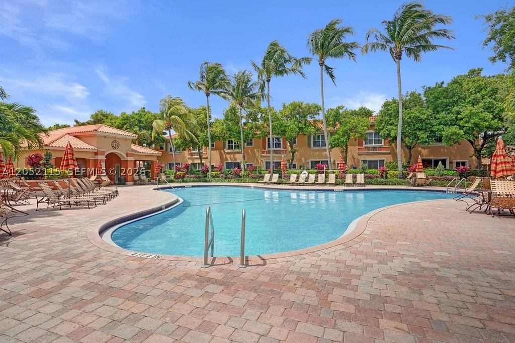 VILLAS AT HARBOR ISLES CO - Residential Lease