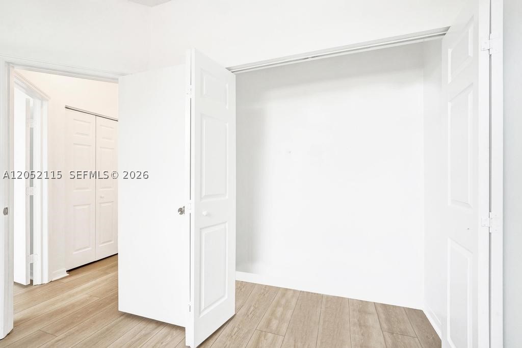 VILLAS AT HARBOR ISLES CO - Residential Lease