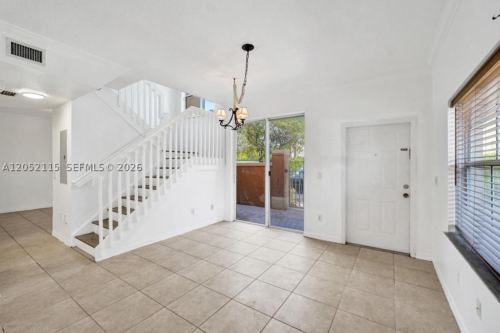 VILLAS AT HARBOR ISLES CO - Residential Lease