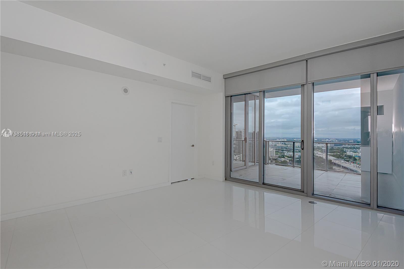 PARAMOUNT MIAMI WORLDCENT - Residential