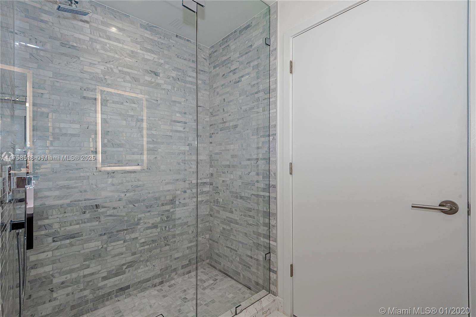 PARAMOUNT MIAMI WORLDCENT - Residential