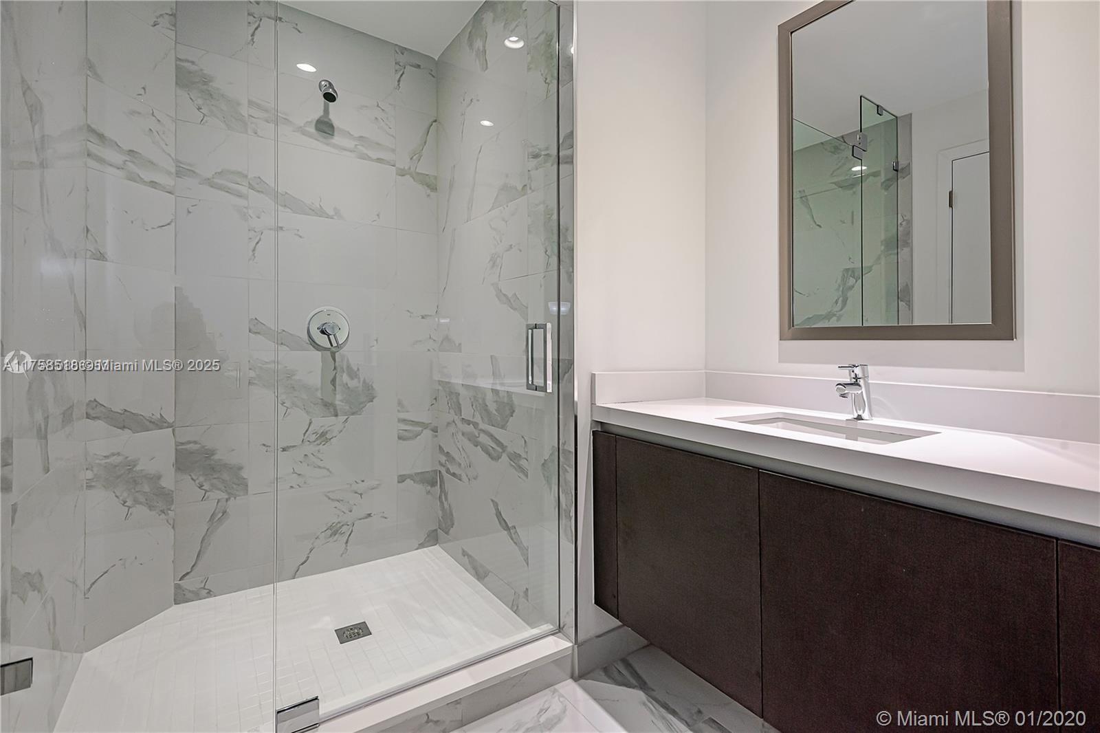 PARAMOUNT MIAMI WORLDCENT - Residential