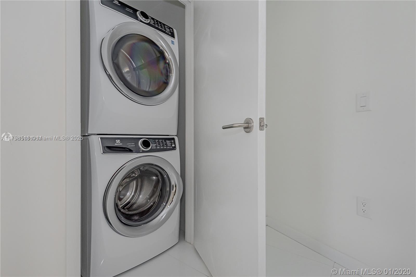 PARAMOUNT MIAMI WORLDCENT - Residential