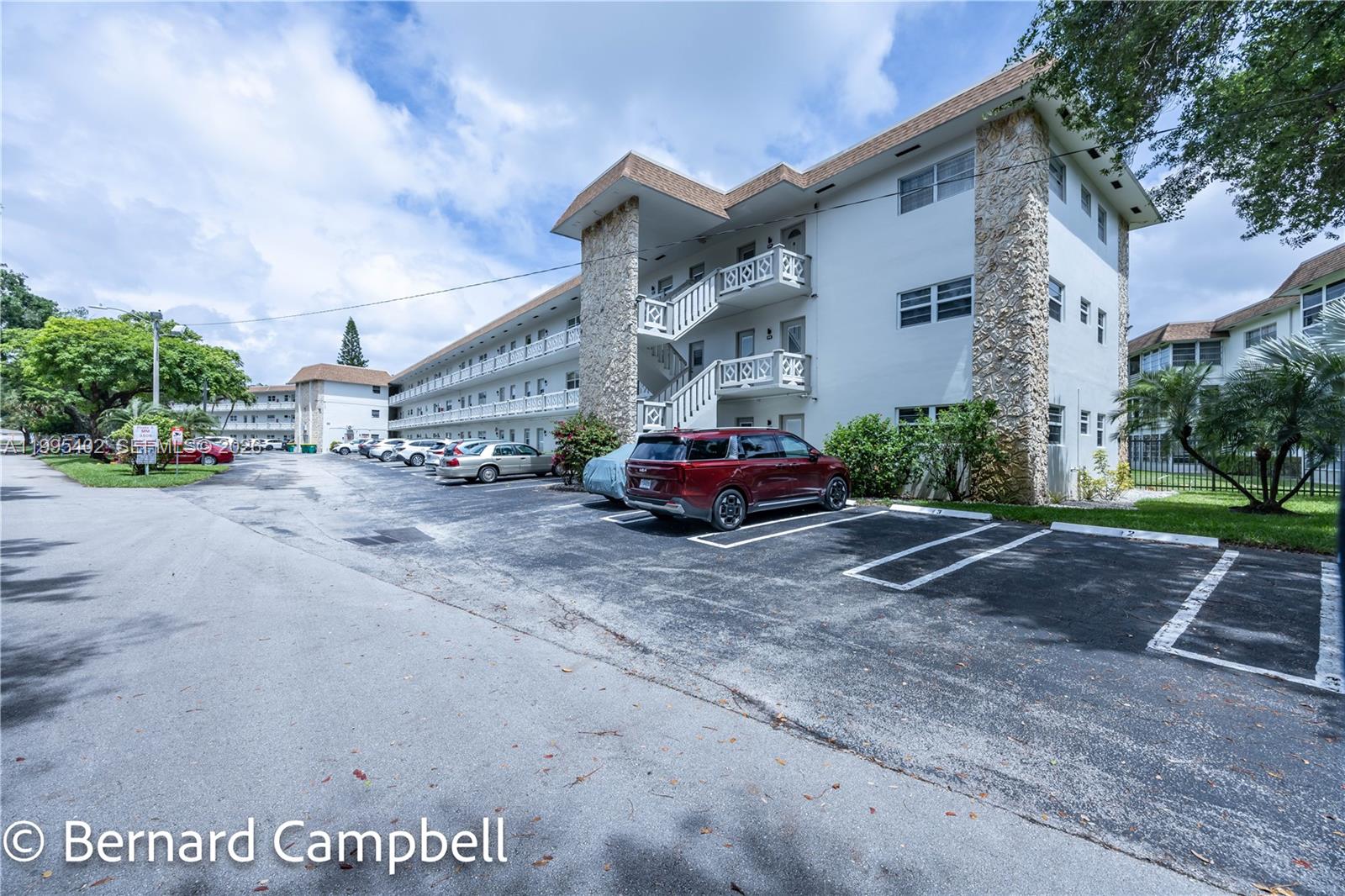 HAWAIIAn GARDENS - Residential
