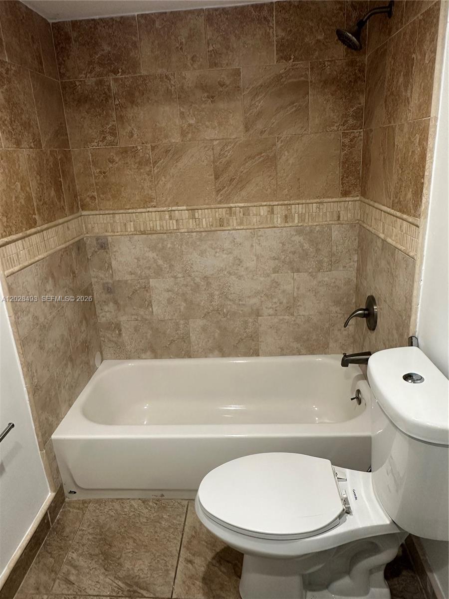 LAS VISTAS AT DORAL CONDO - Residential