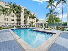 LAS VISTAS AT DORAL CONDO - Residential
