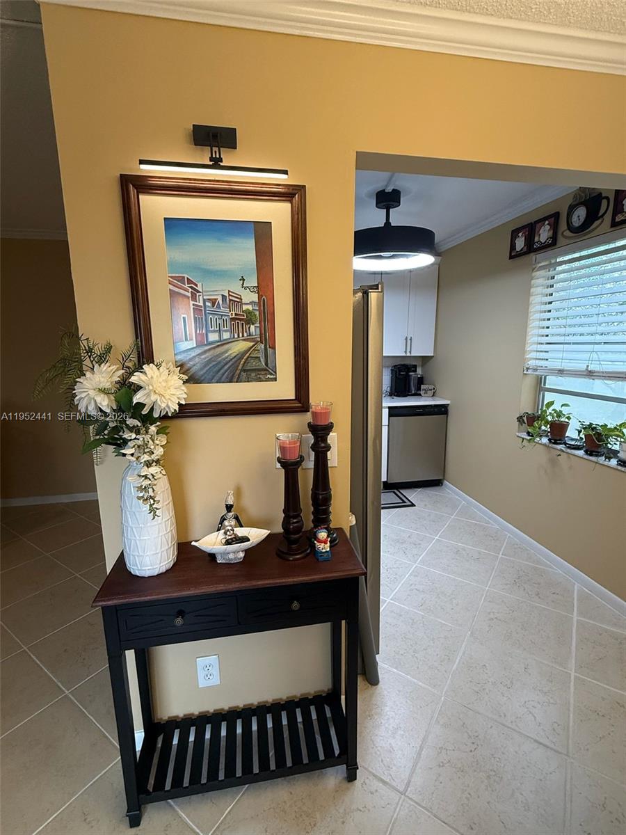 KINGS POINT BURGUNDY COND - Residential