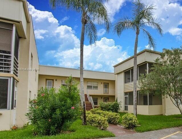KINGS POINT BURGUNDY COND - Residential