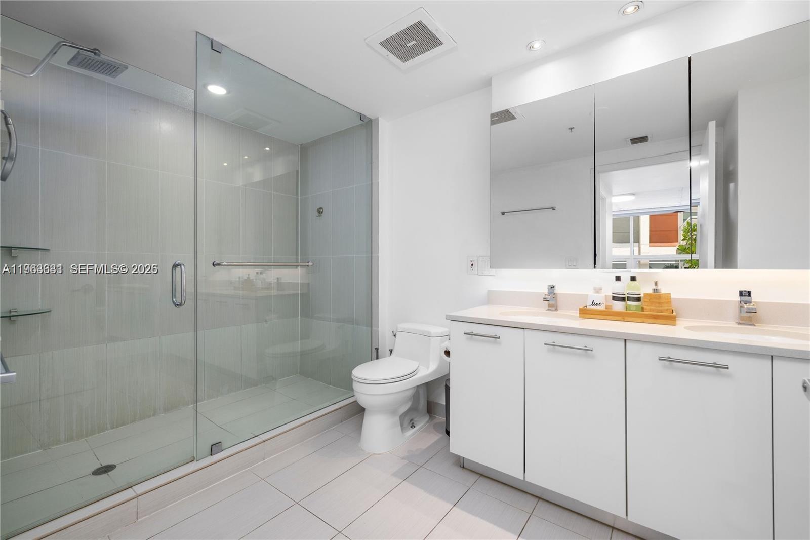 MIDBLOCK MIAMI CONDO - Residential