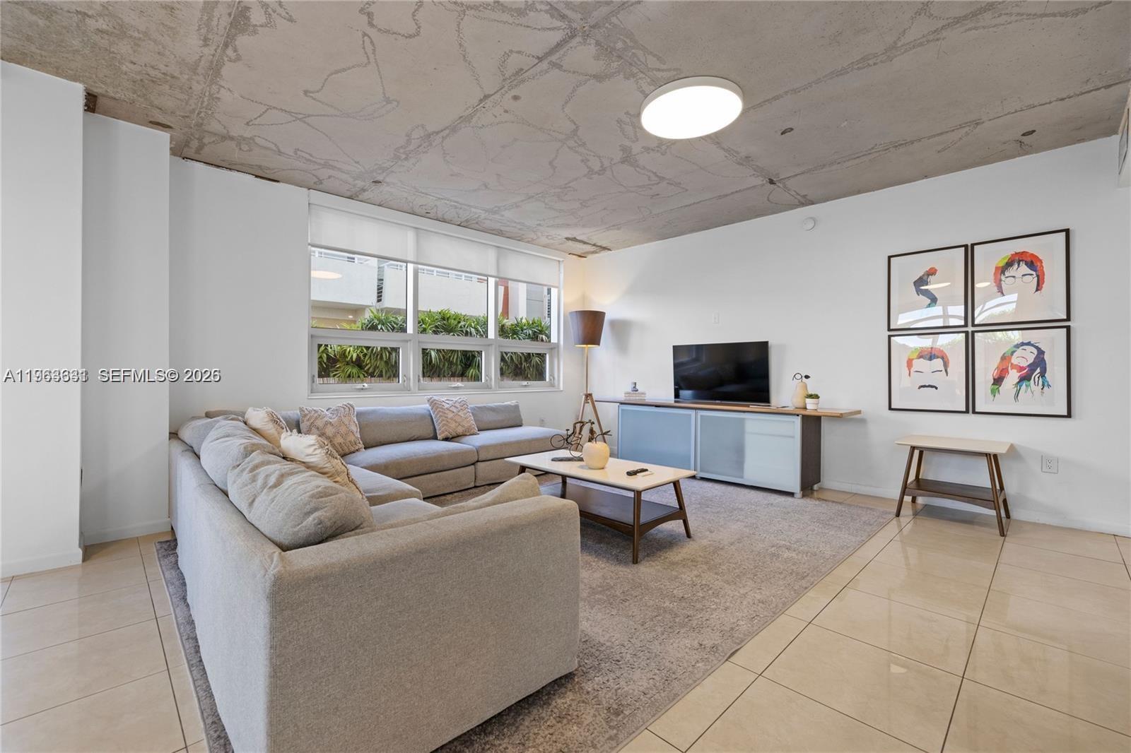 MIDBLOCK MIAMI CONDO - Residential
