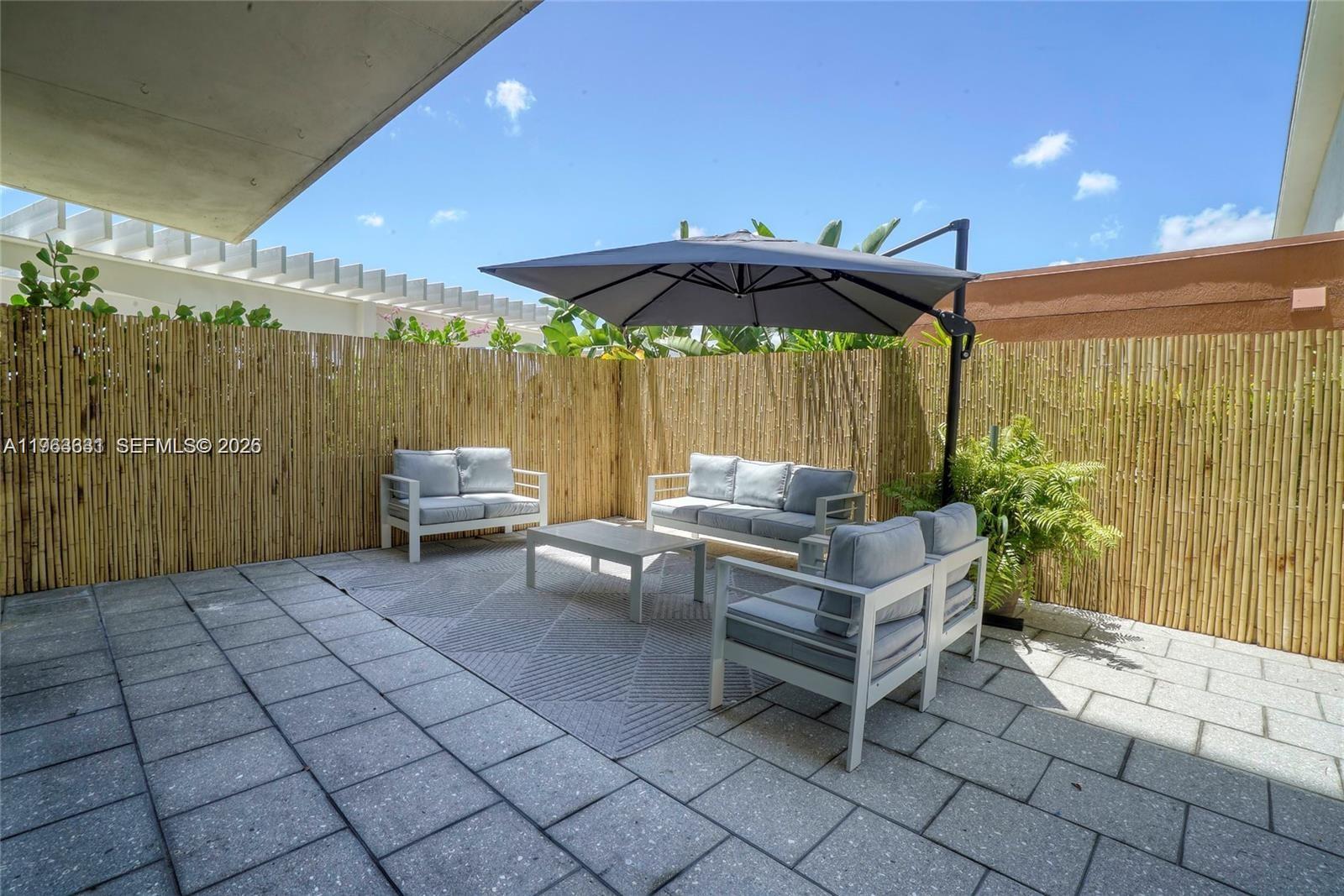MIDBLOCK MIAMI CONDO - Residential