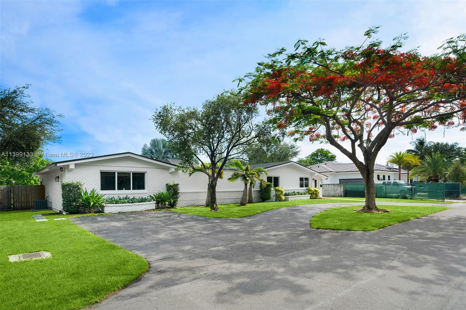 GARDEN ESTATES - Residential Lease