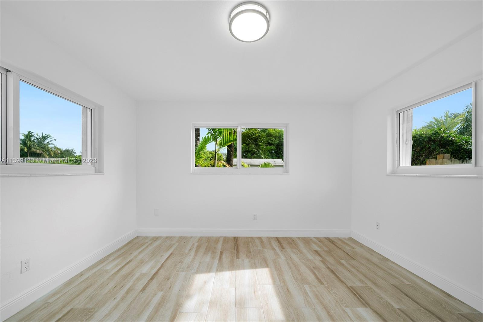 GARDEN ESTATES - Residential Lease