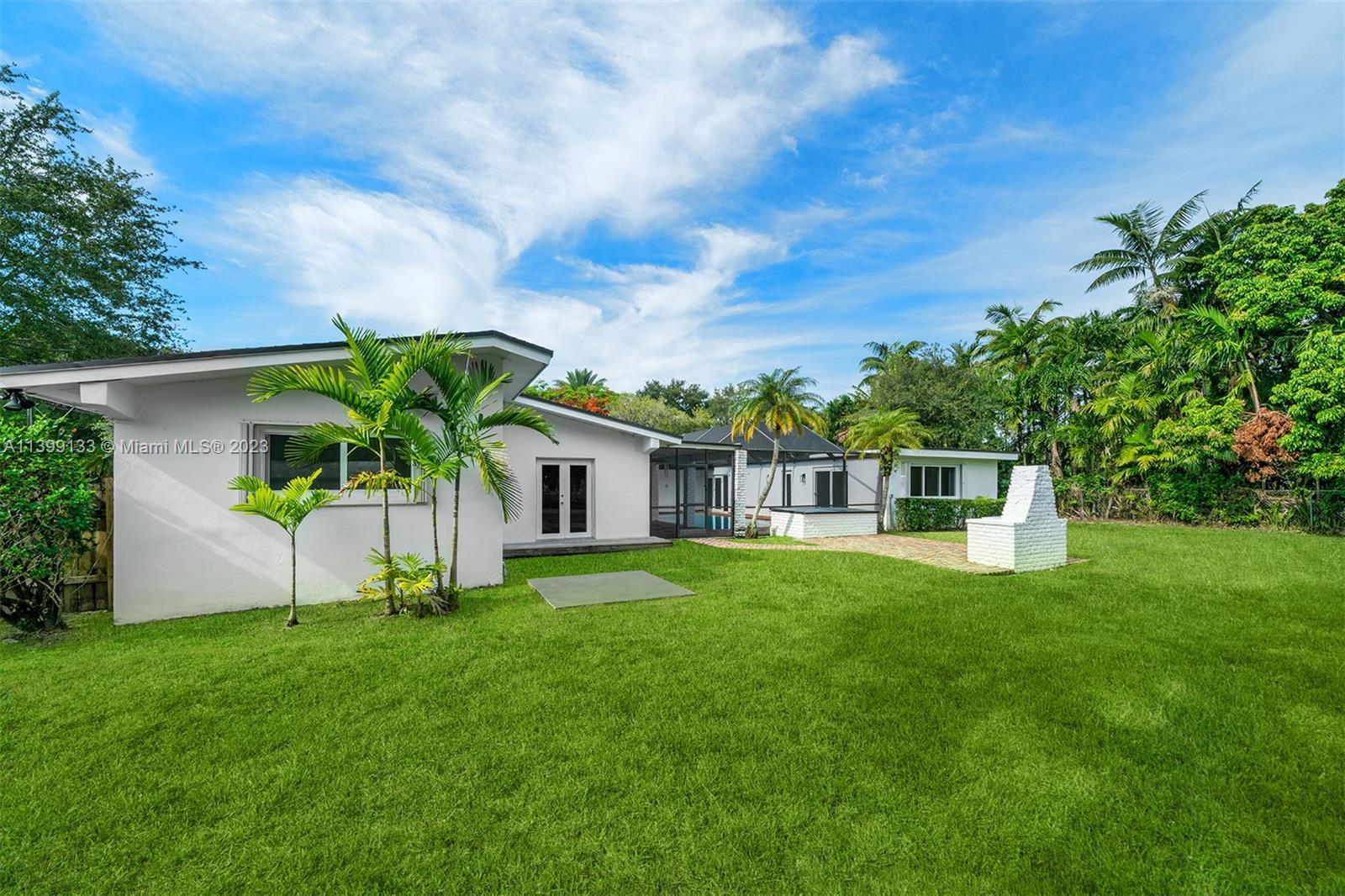 GARDEN ESTATES - Residential Lease