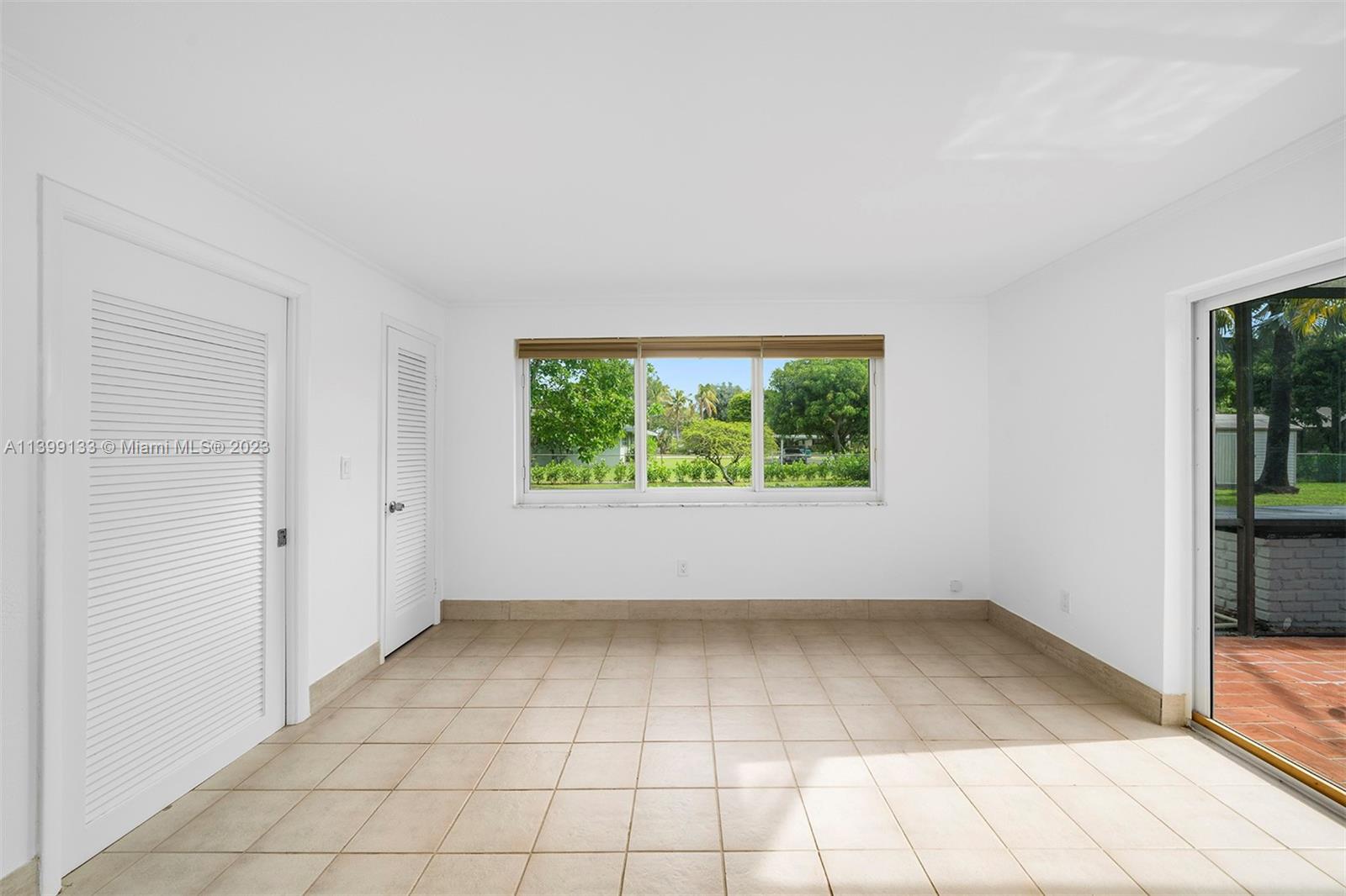 GARDEN ESTATES - Residential Lease
