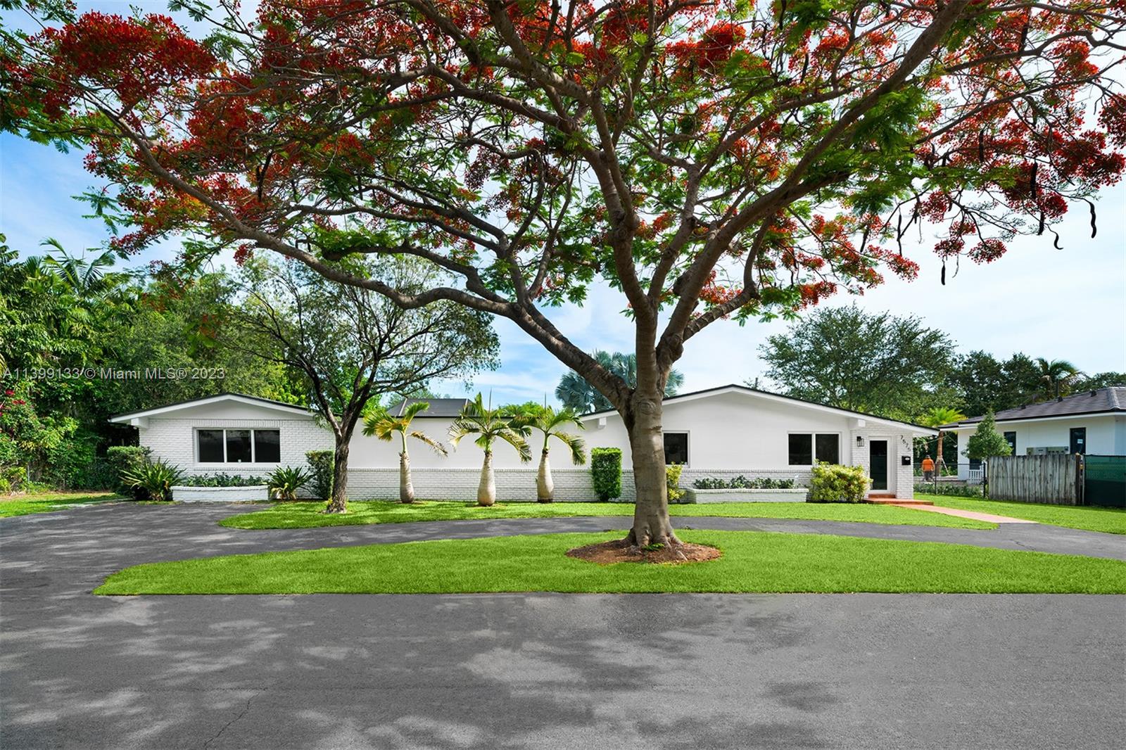 GARDEN ESTATES - Residential Lease