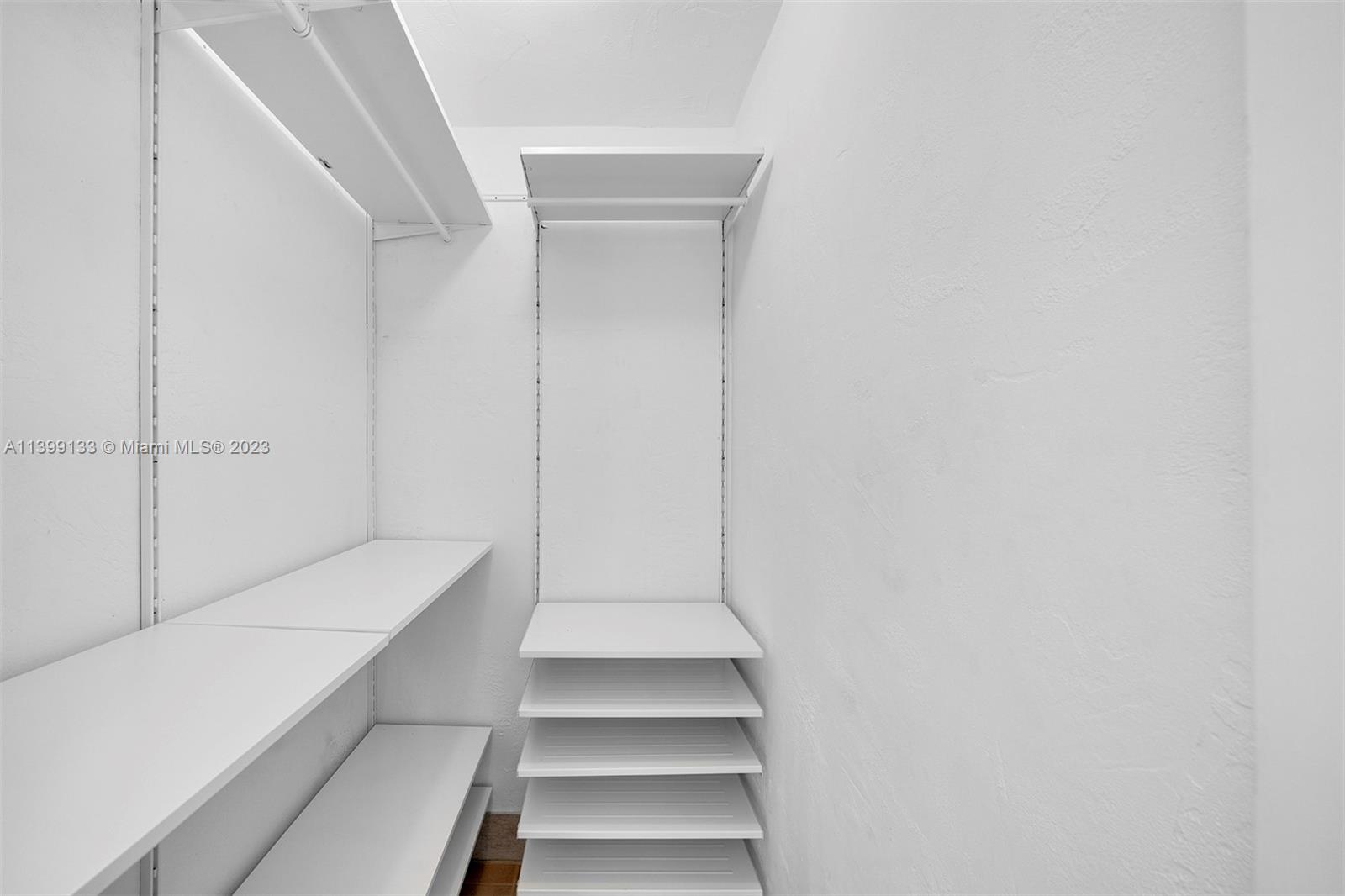 GARDEN ESTATES - Residential Lease