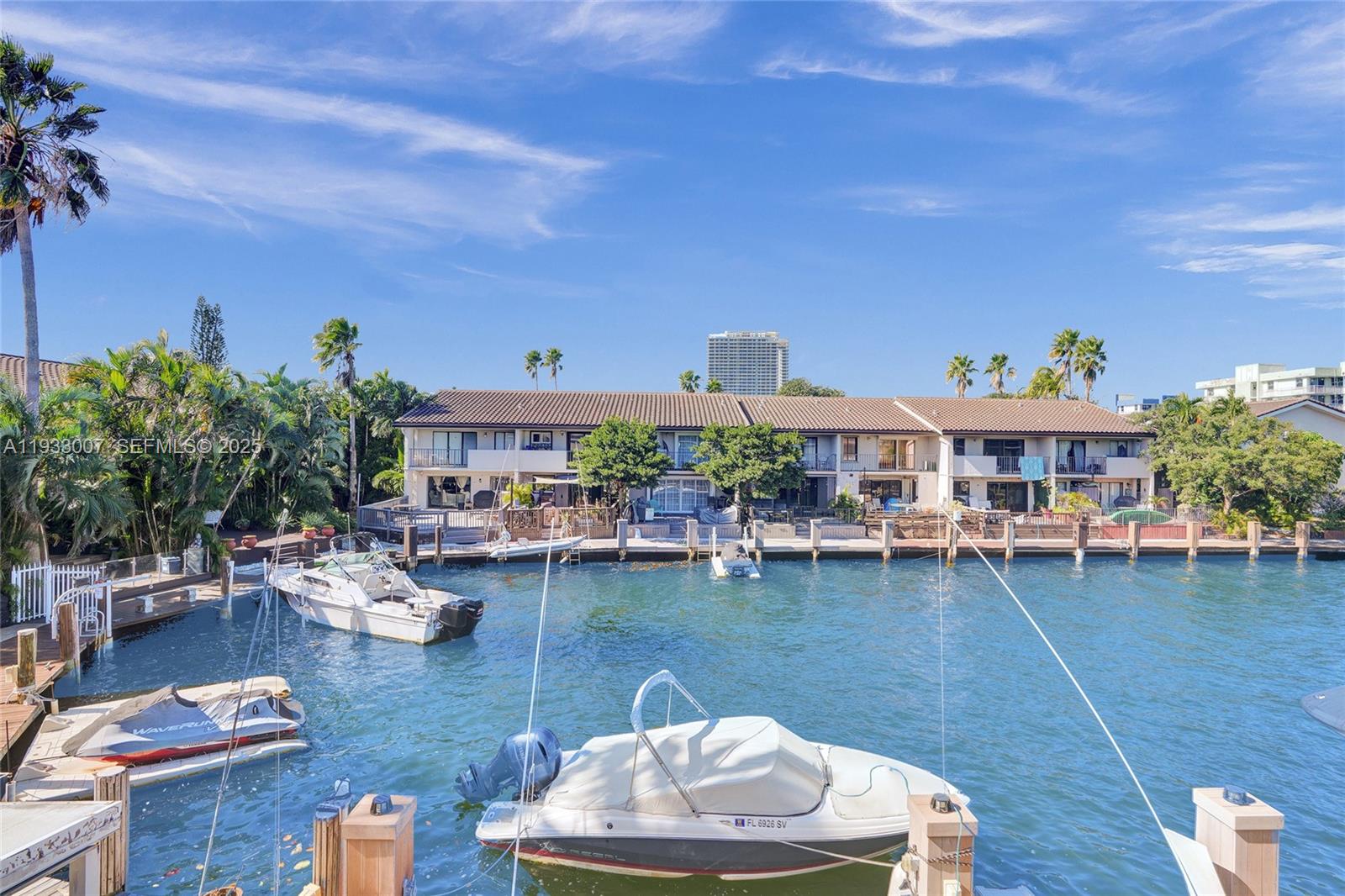 LEEWARD POINT - Residential