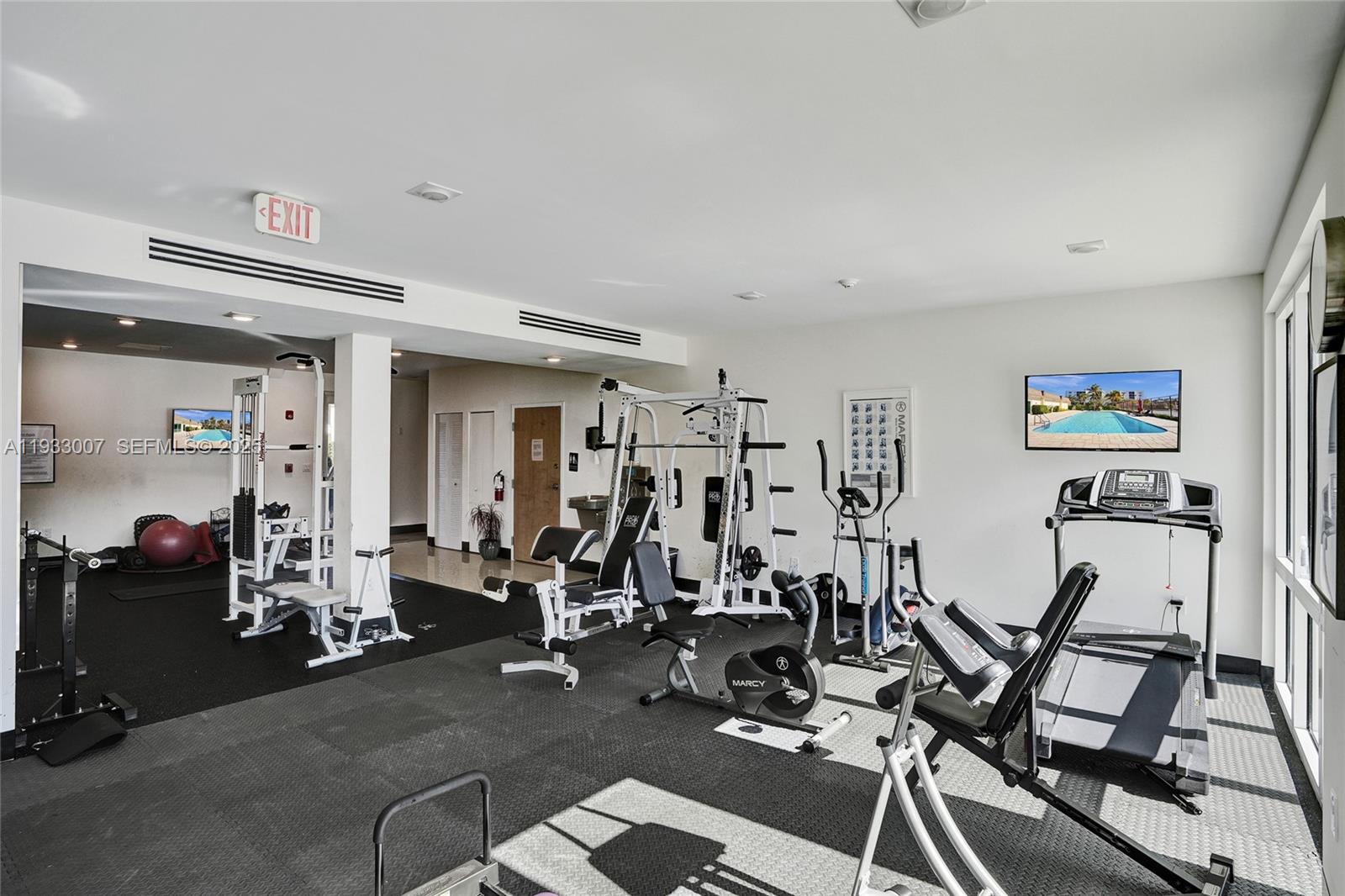 LEEWARD POINT - Residential