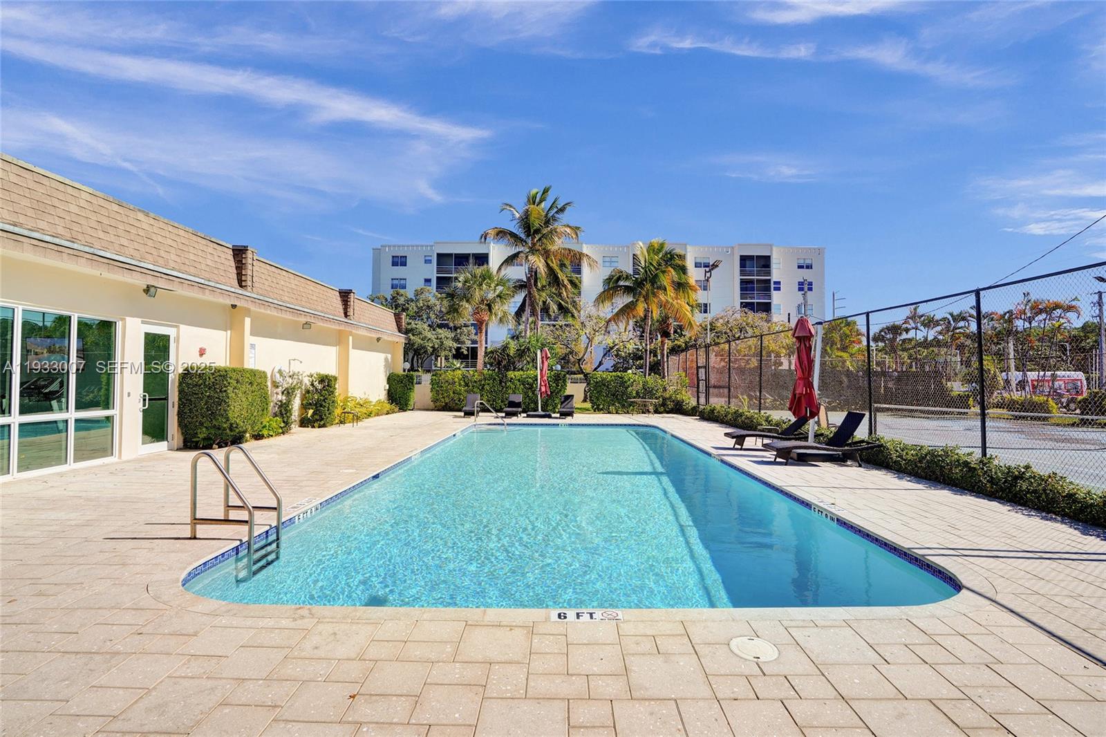 LEEWARD POINT - Residential
