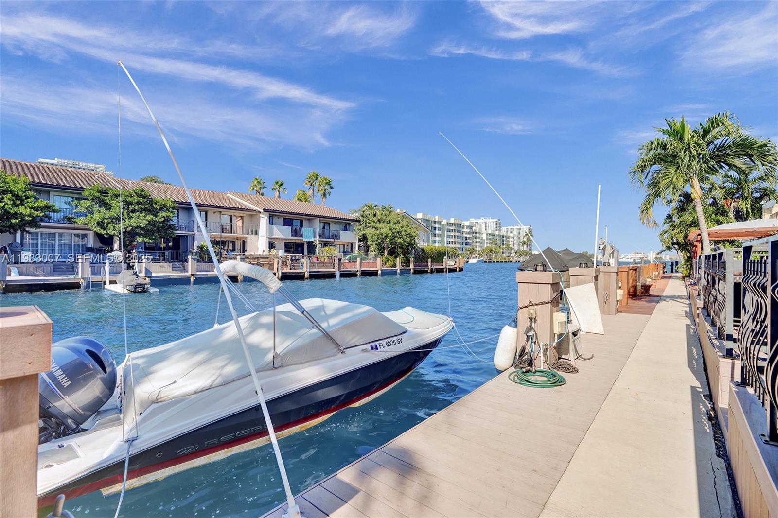 LEEWARD POINT - Residential