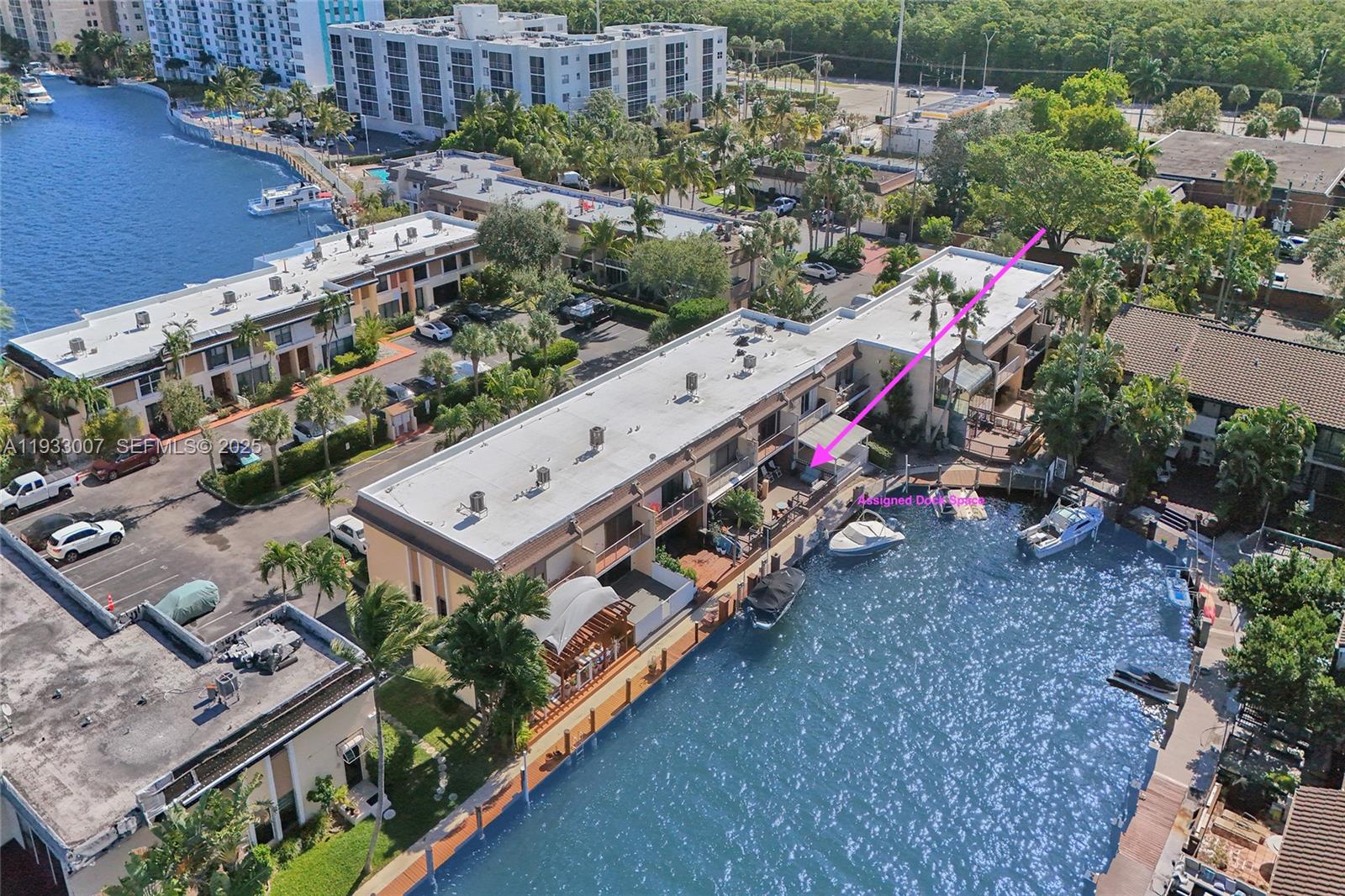 LEEWARD POINT - Residential