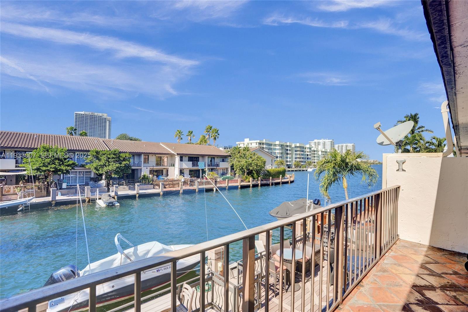 LEEWARD POINT - Residential