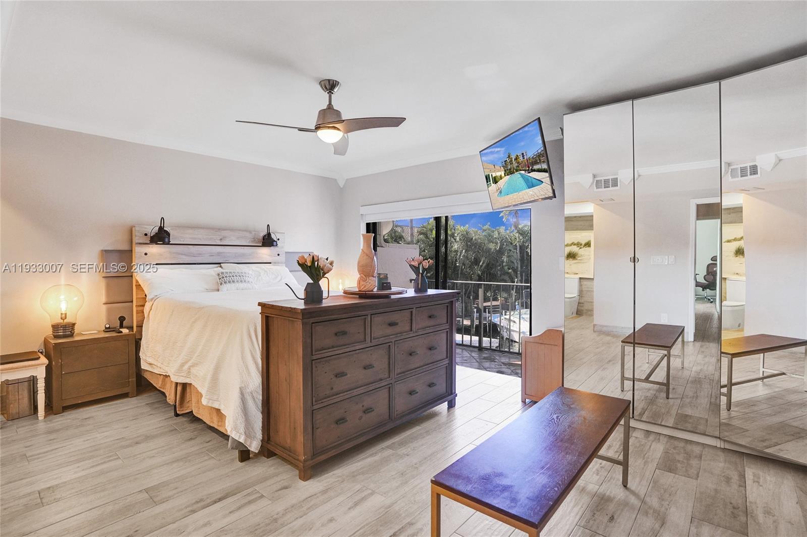 LEEWARD POINT - Residential