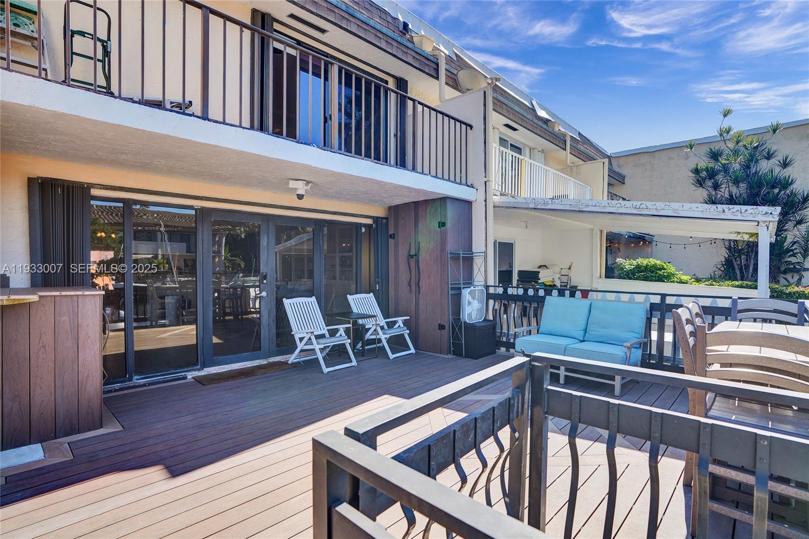 LEEWARD POINT - Residential