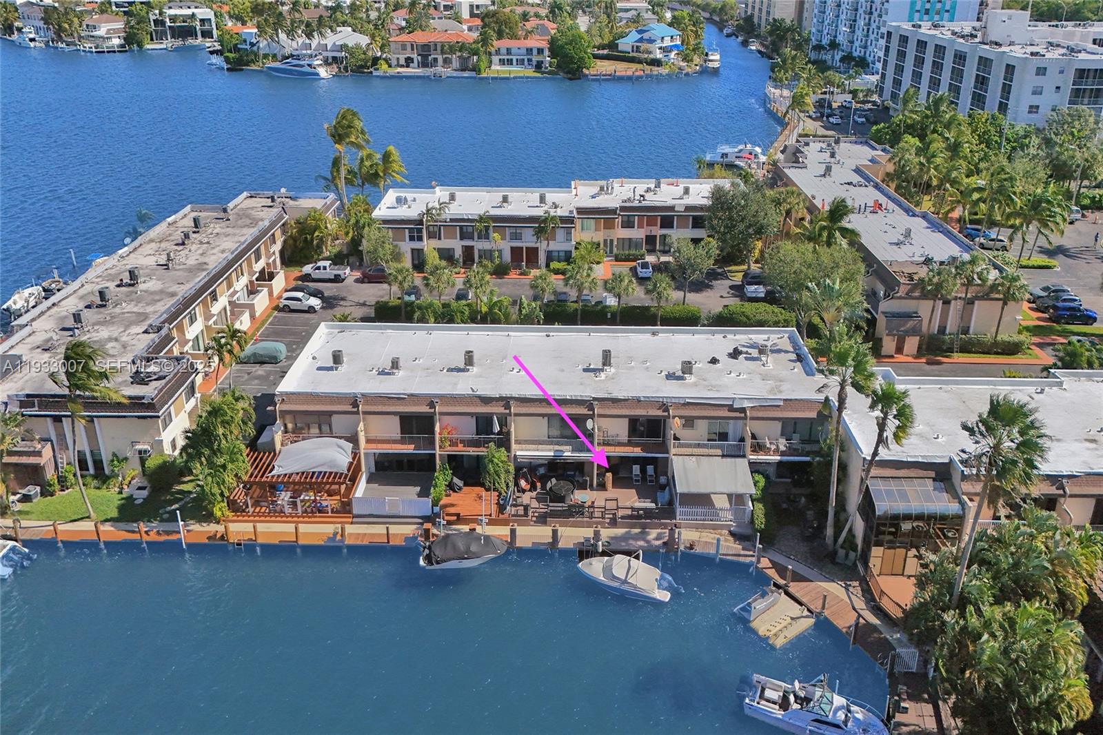 LEEWARD POINT - Residential