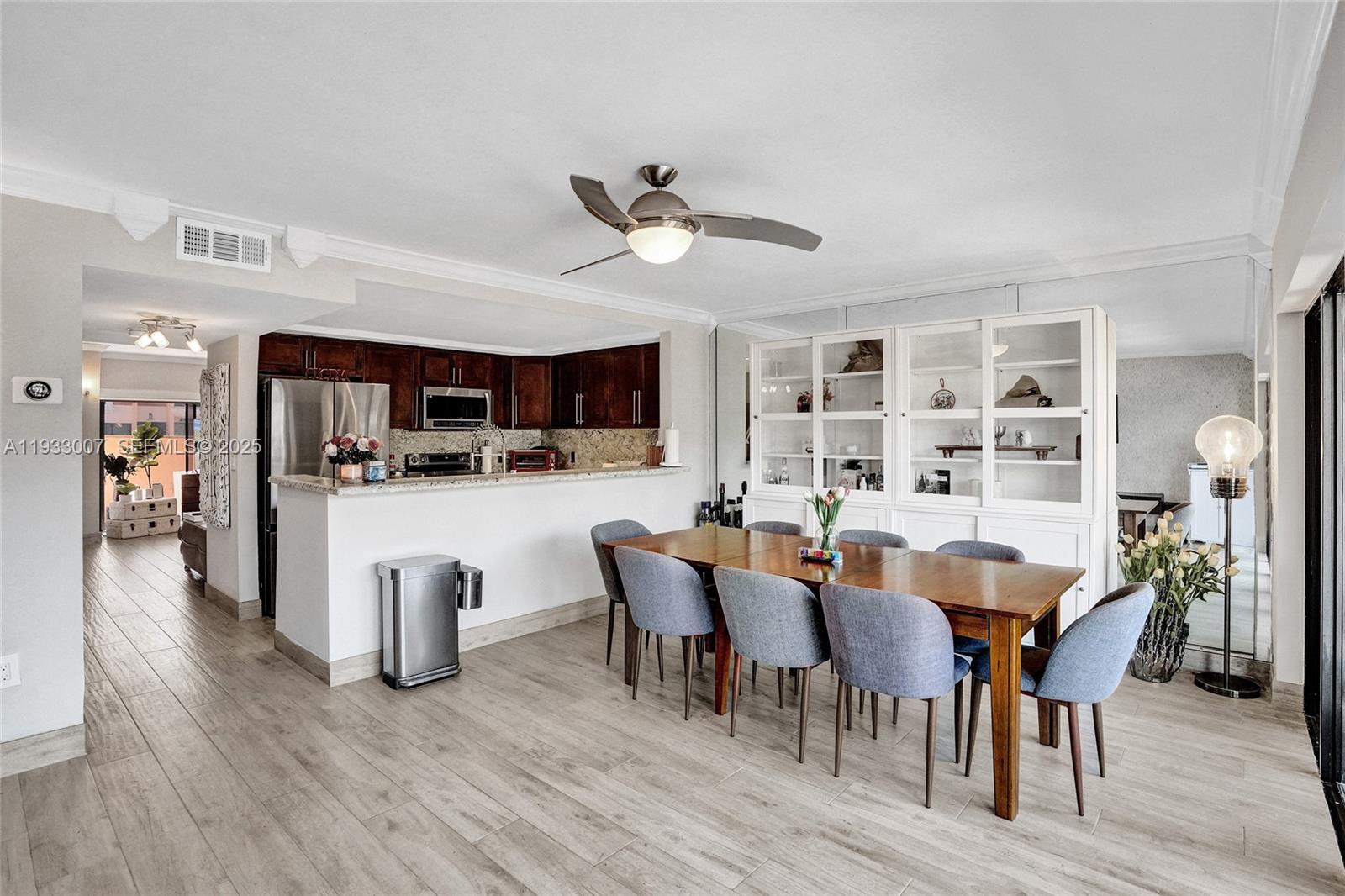 LEEWARD POINT - Residential
