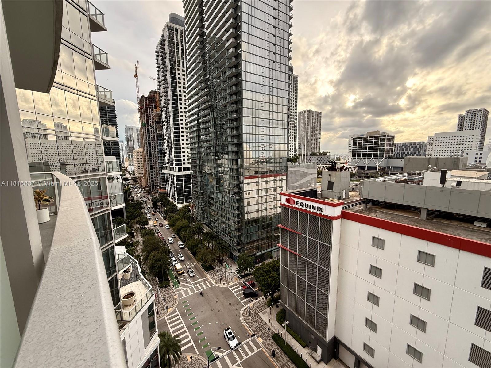 PARAMOUNT MIAMI WORLDCENT - Residential Lease