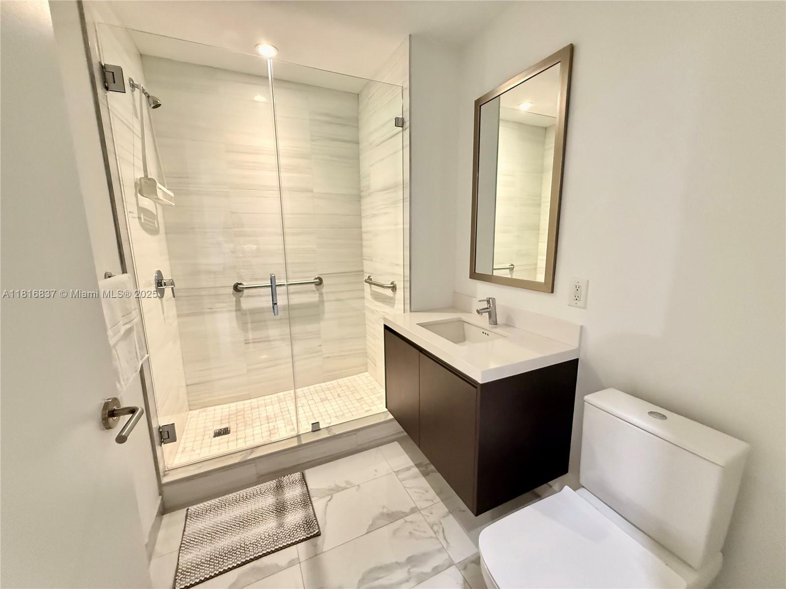 PARAMOUNT MIAMI WORLDCENT - Residential Lease