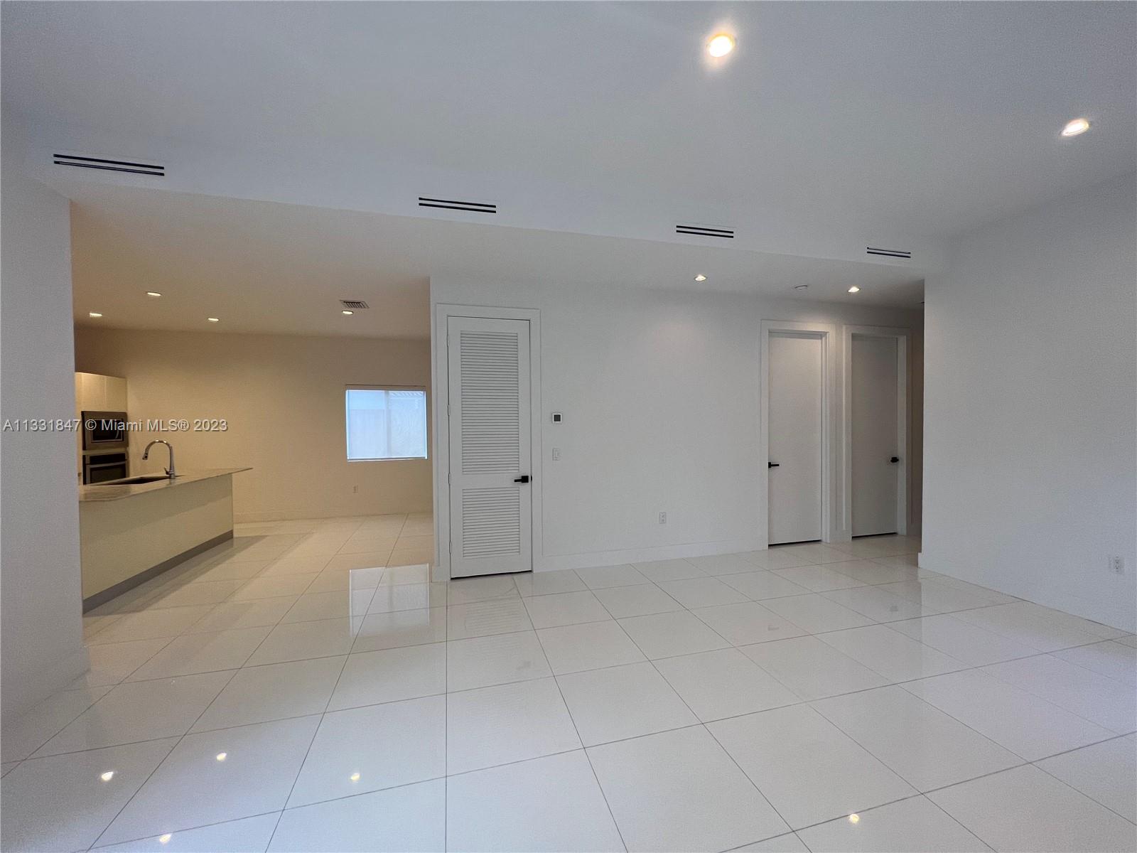 BAYWOOD - Residential Lease