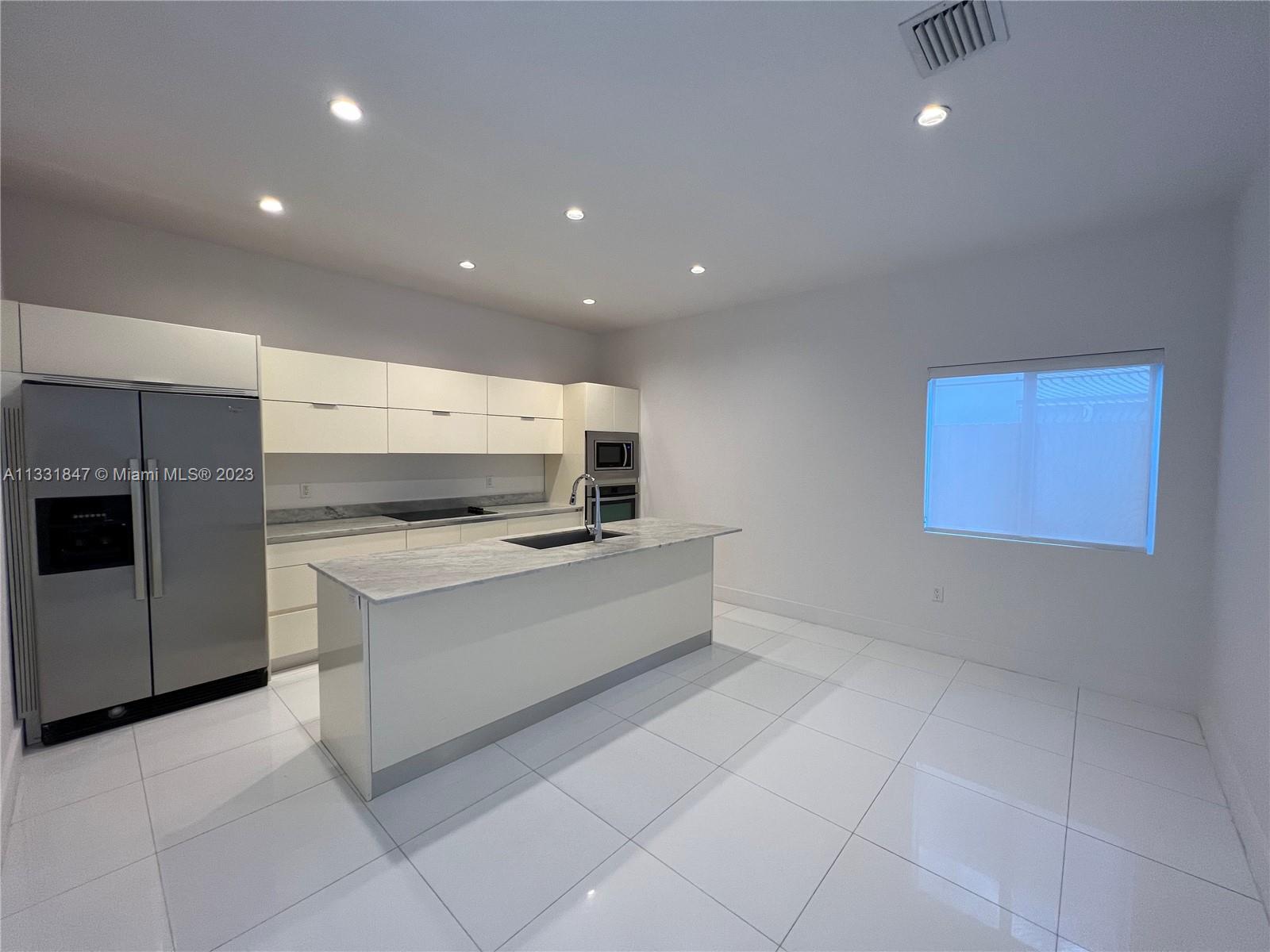 BAYWOOD - Residential Lease
