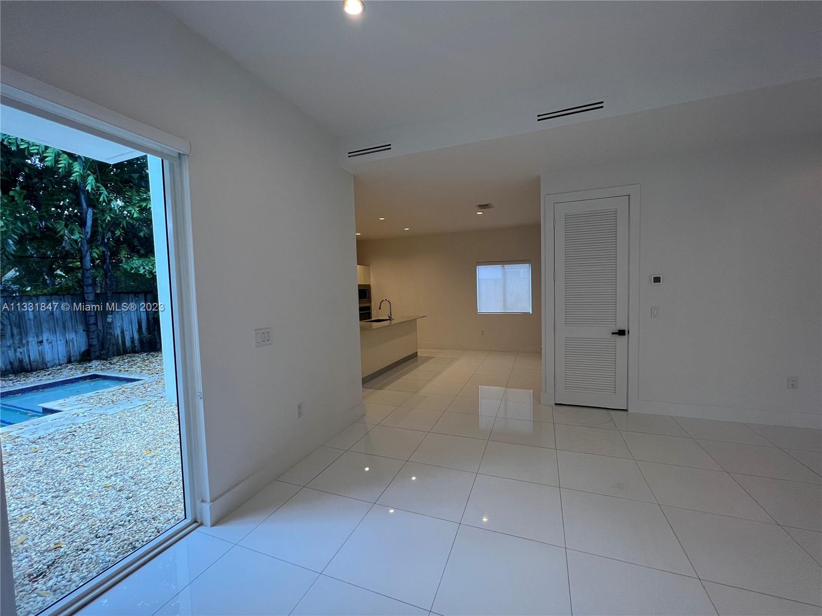 BAYWOOD - Residential Lease