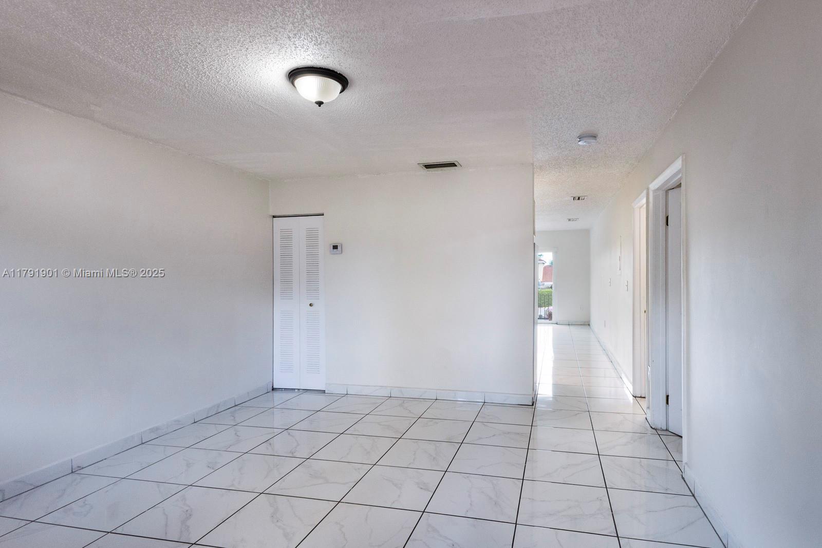 BRISTOL PARK II - Residential Lease