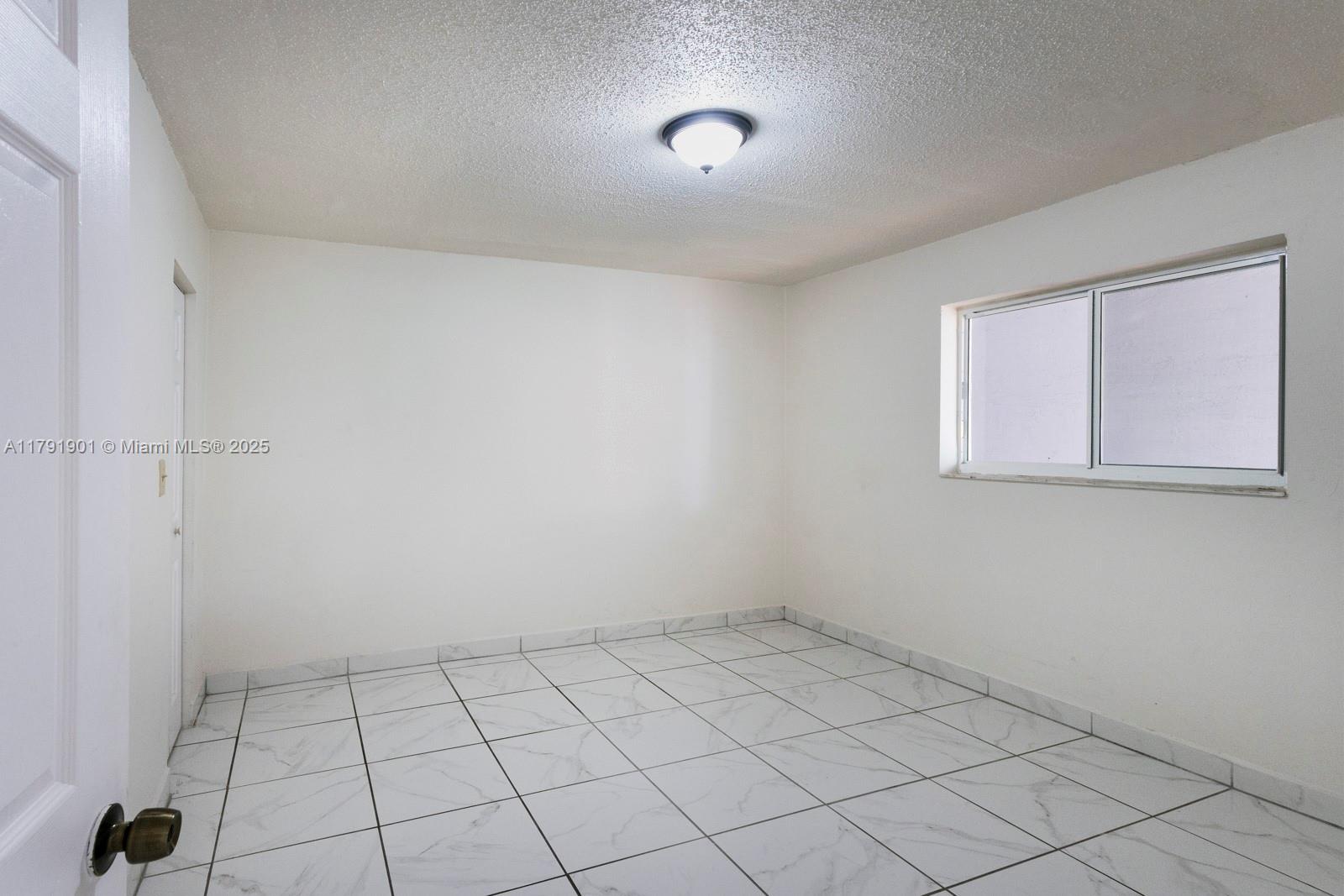 BRISTOL PARK II - Residential Lease