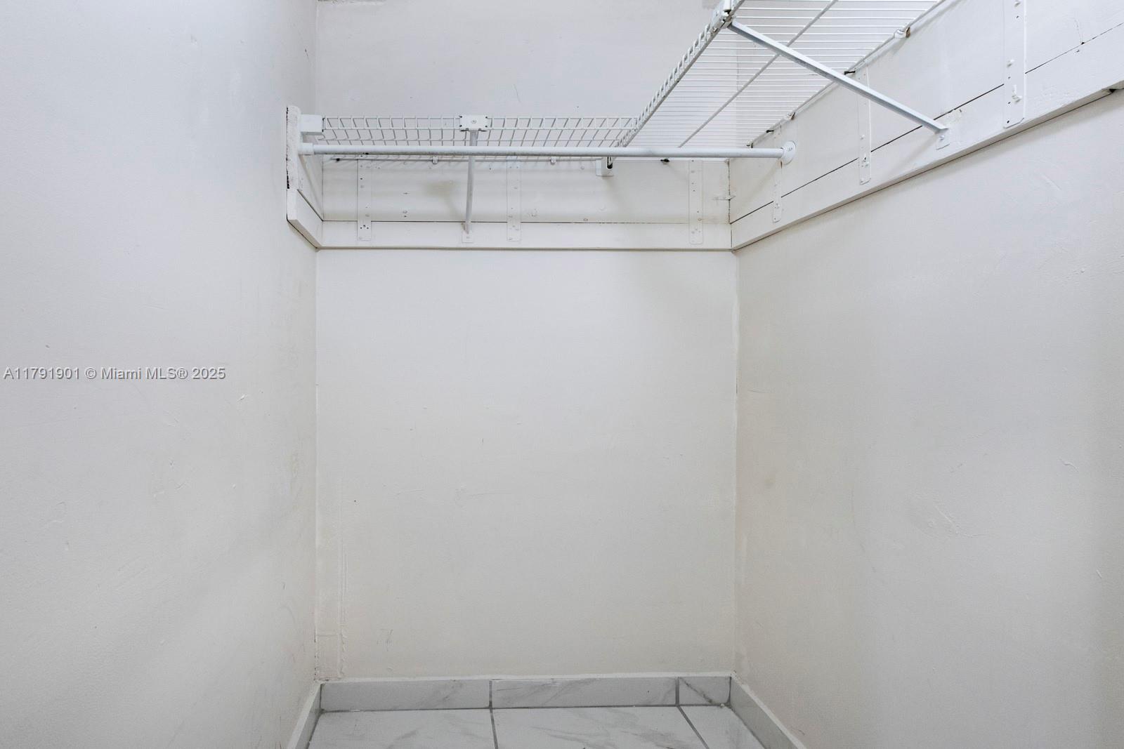 BRISTOL PARK II - Residential Lease