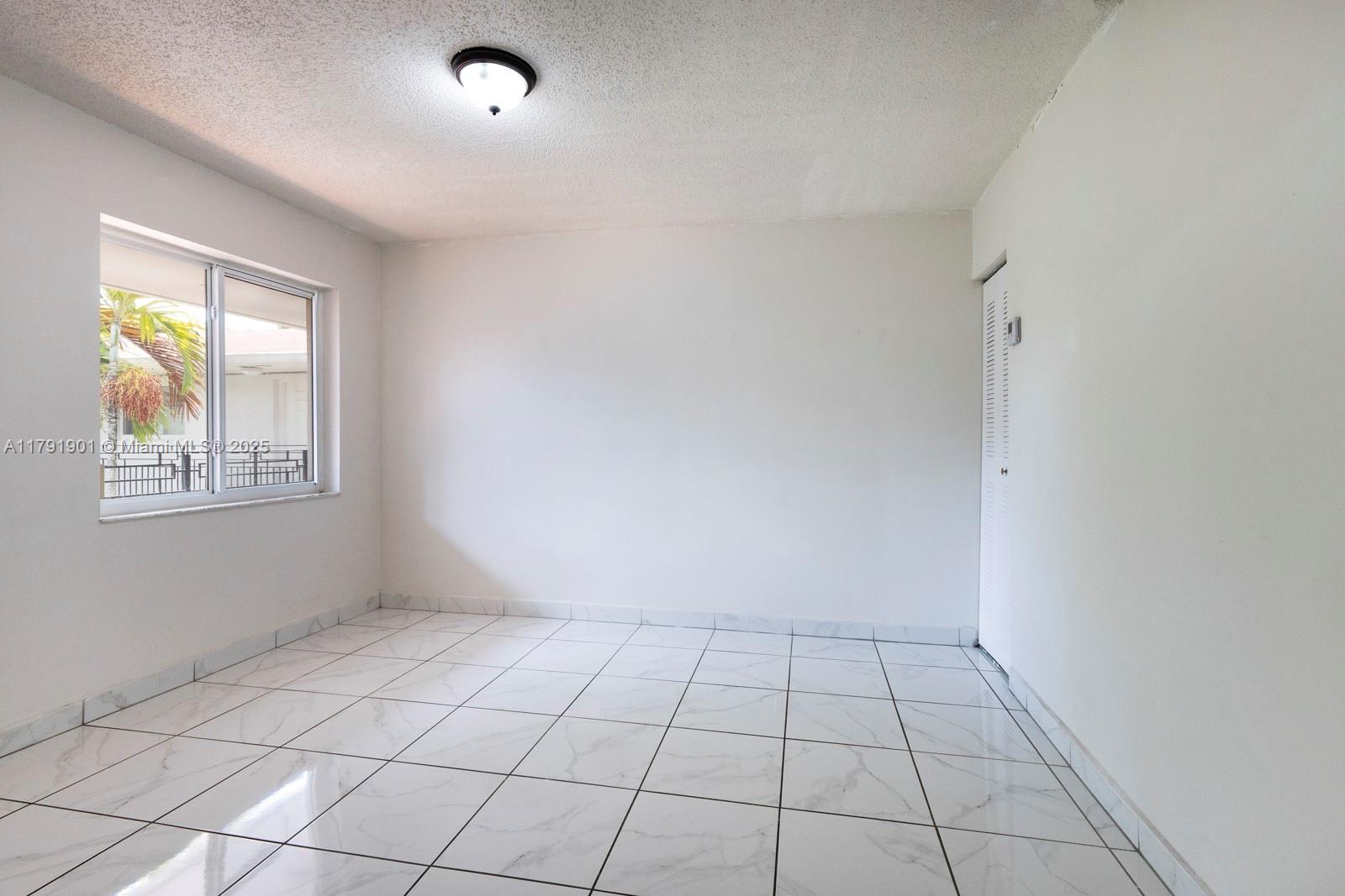 BRISTOL PARK II - Residential Lease