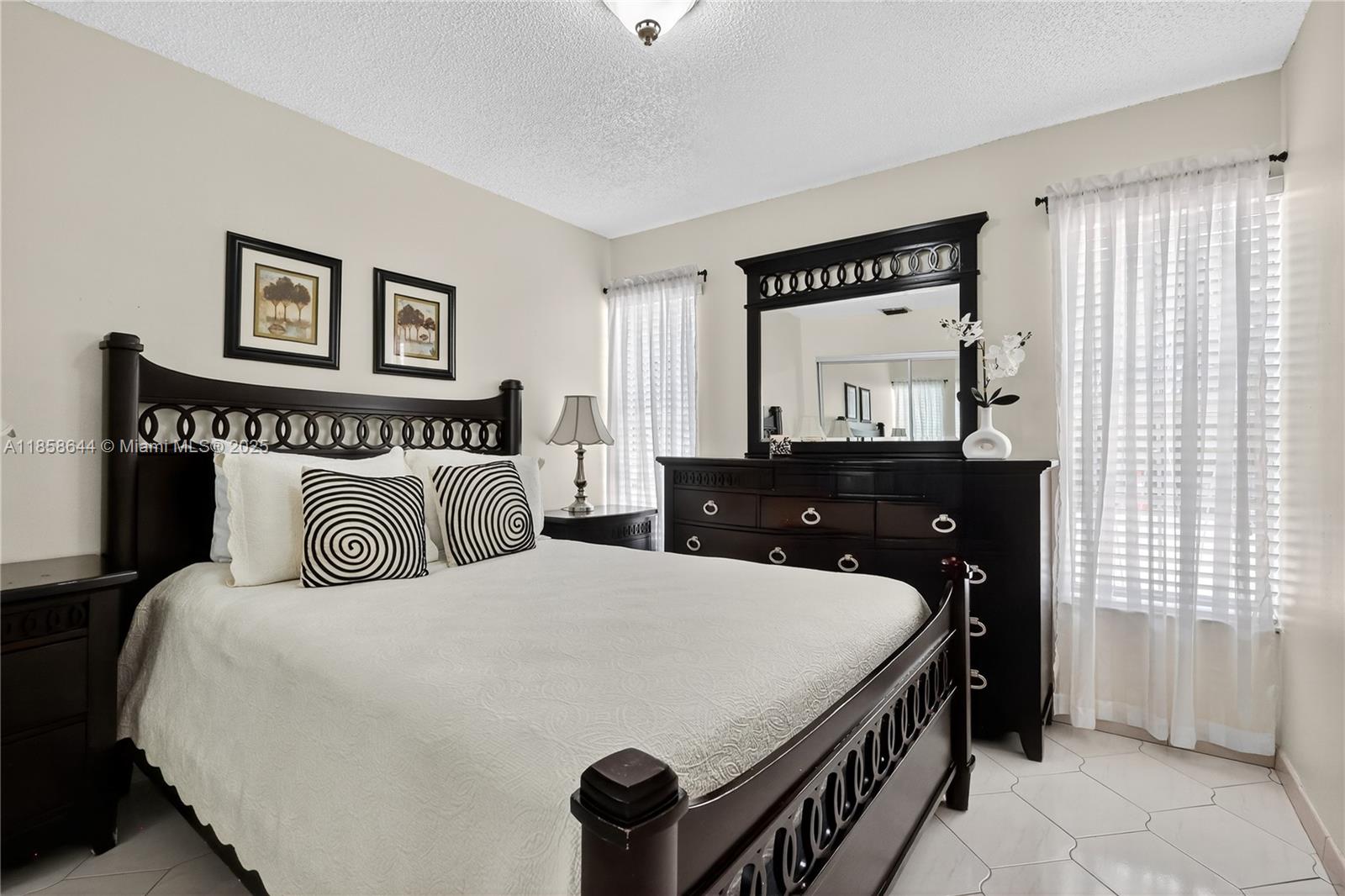 2ND COURT VILLAS CONDO - Residential