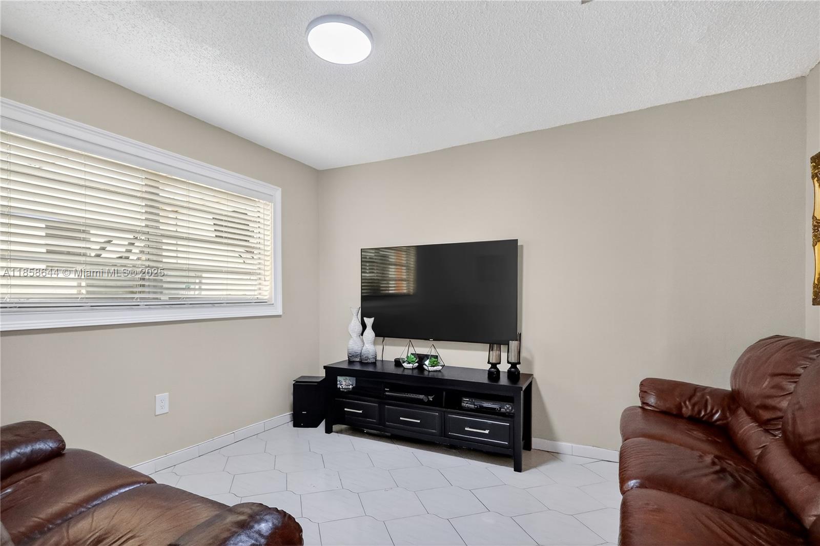 2ND COURT VILLAS CONDO - Residential