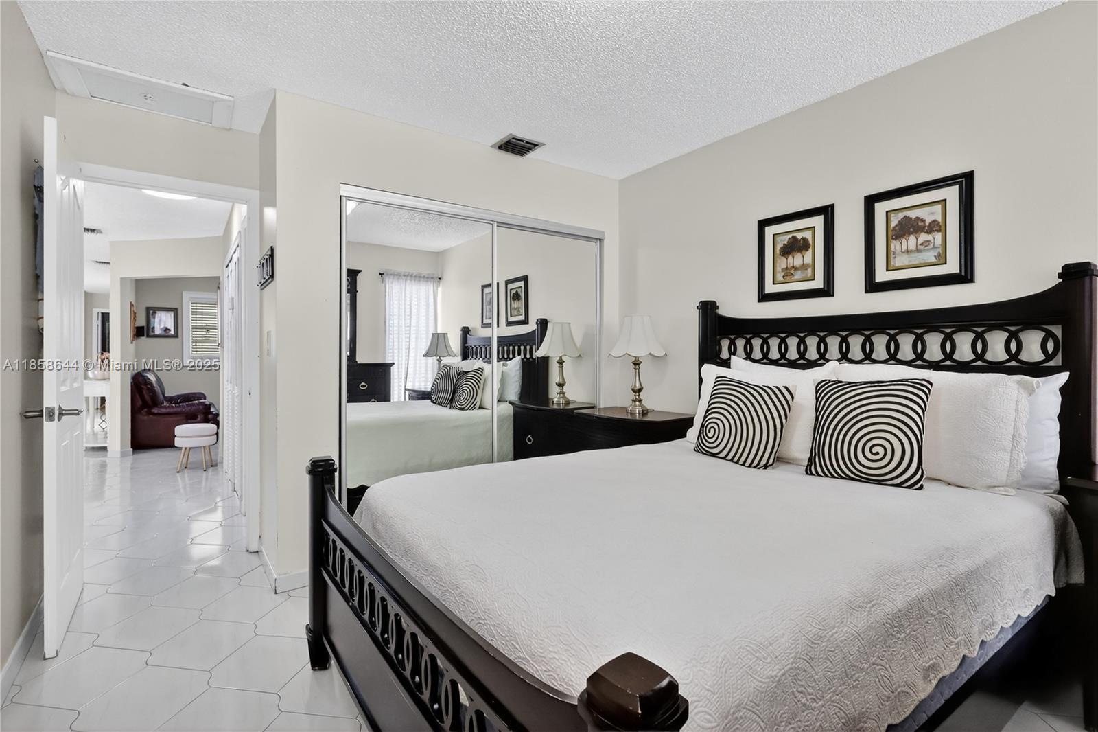 2ND COURT VILLAS CONDO - Residential