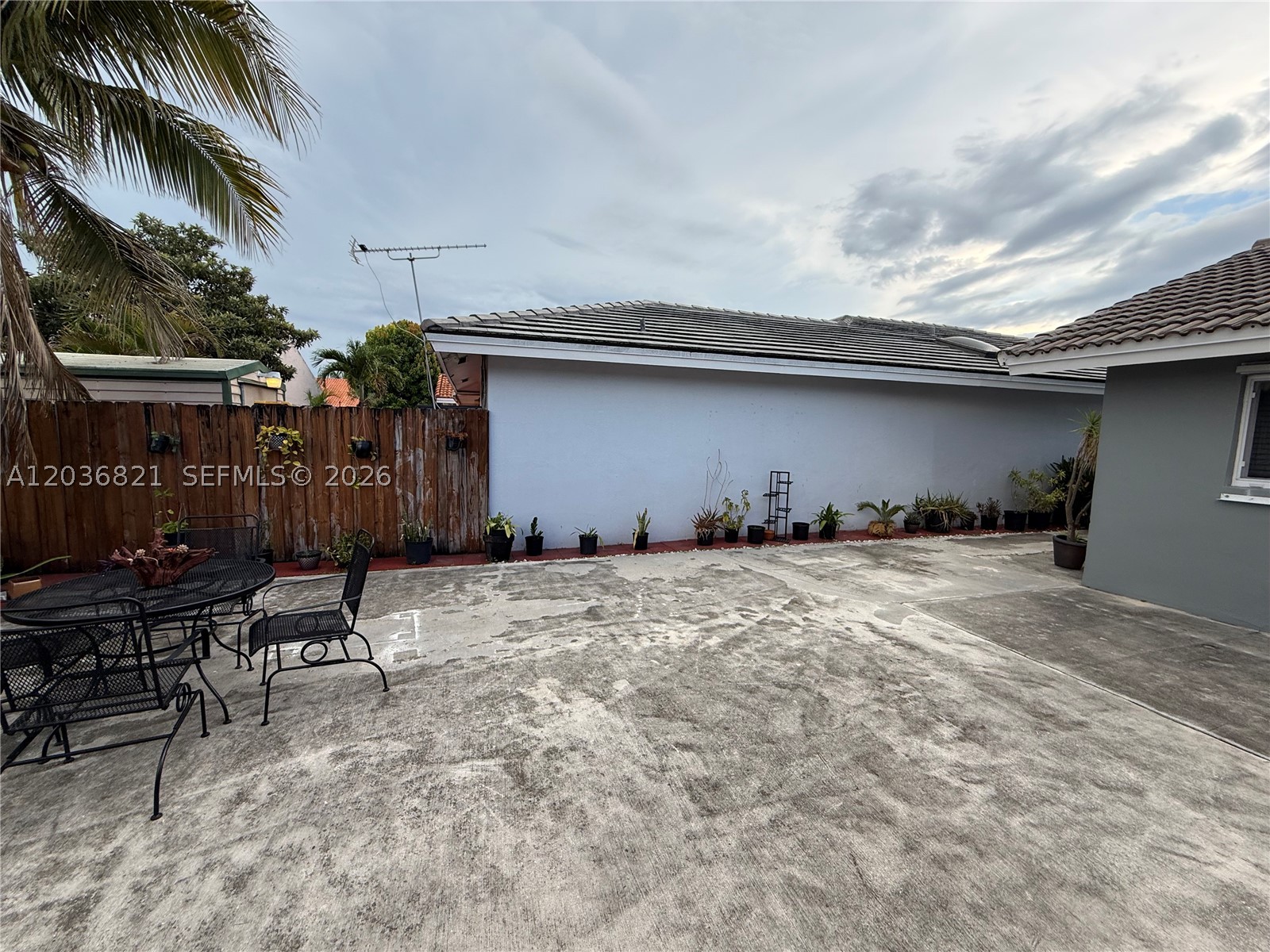 WEST MILLER HEIGHTS SEC 1 - Residential Lease