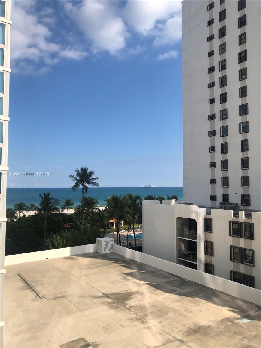 MIRASOL OCEAN TOWERS COND - Residential