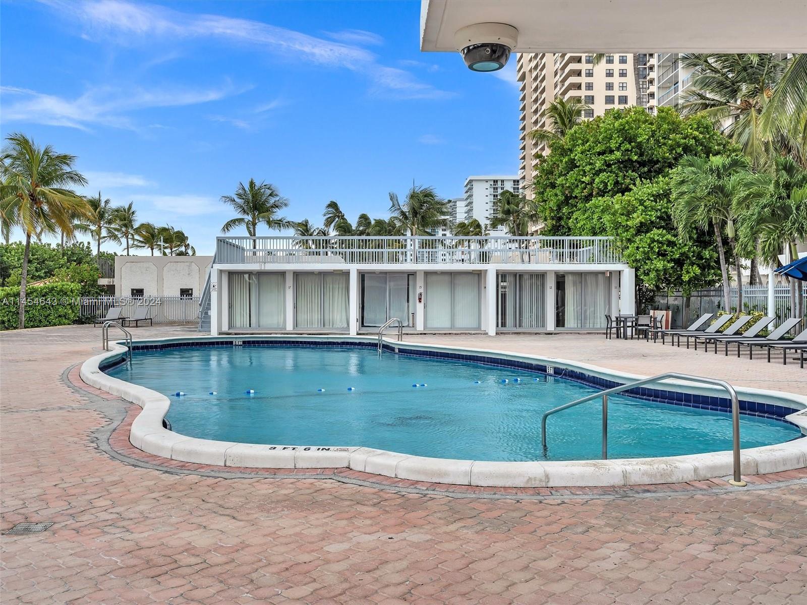 MIRASOL OCEAN TOWERS COND - Residential