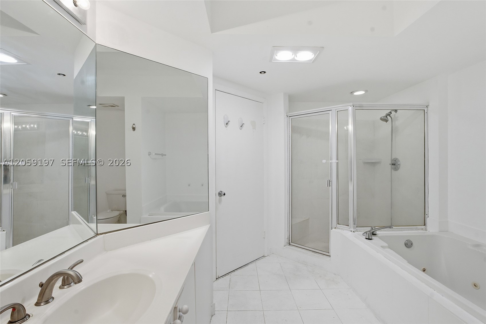 THE LANDMARK CONDO - Residential